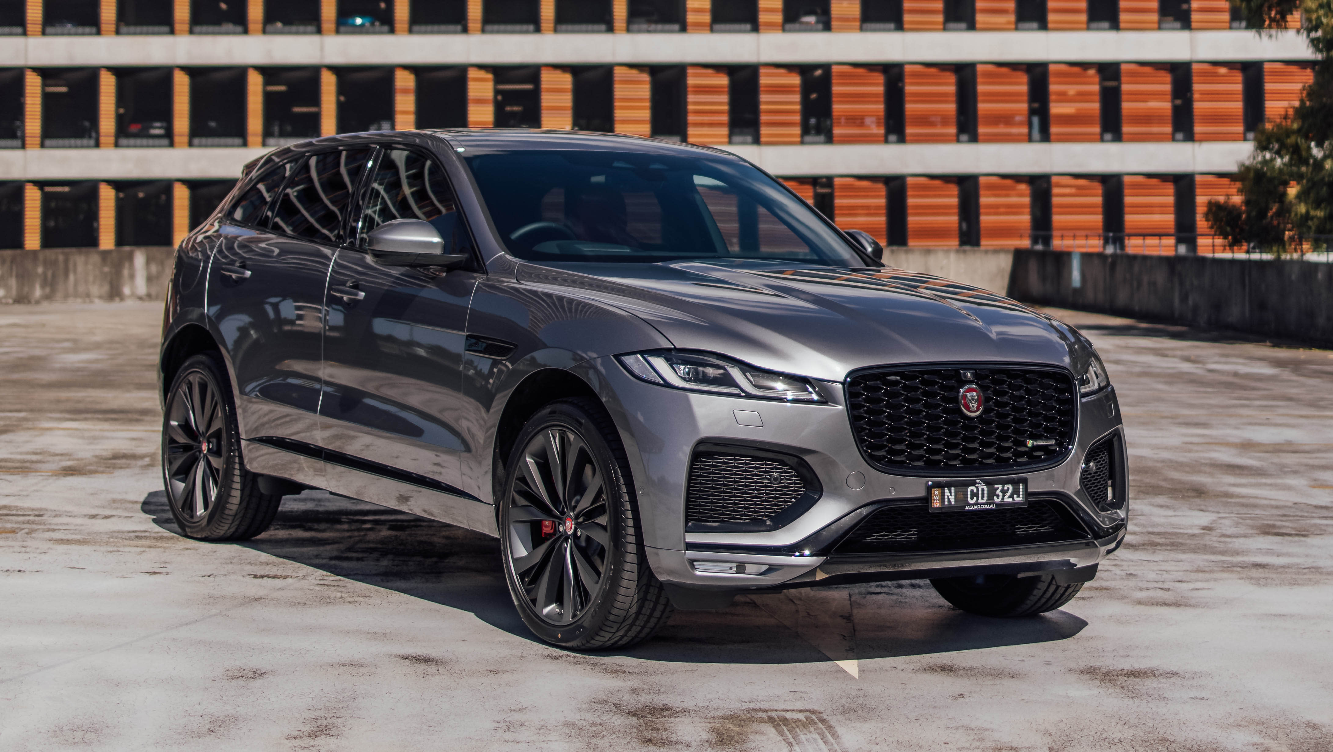 Jaguar suv deals f pace 2021